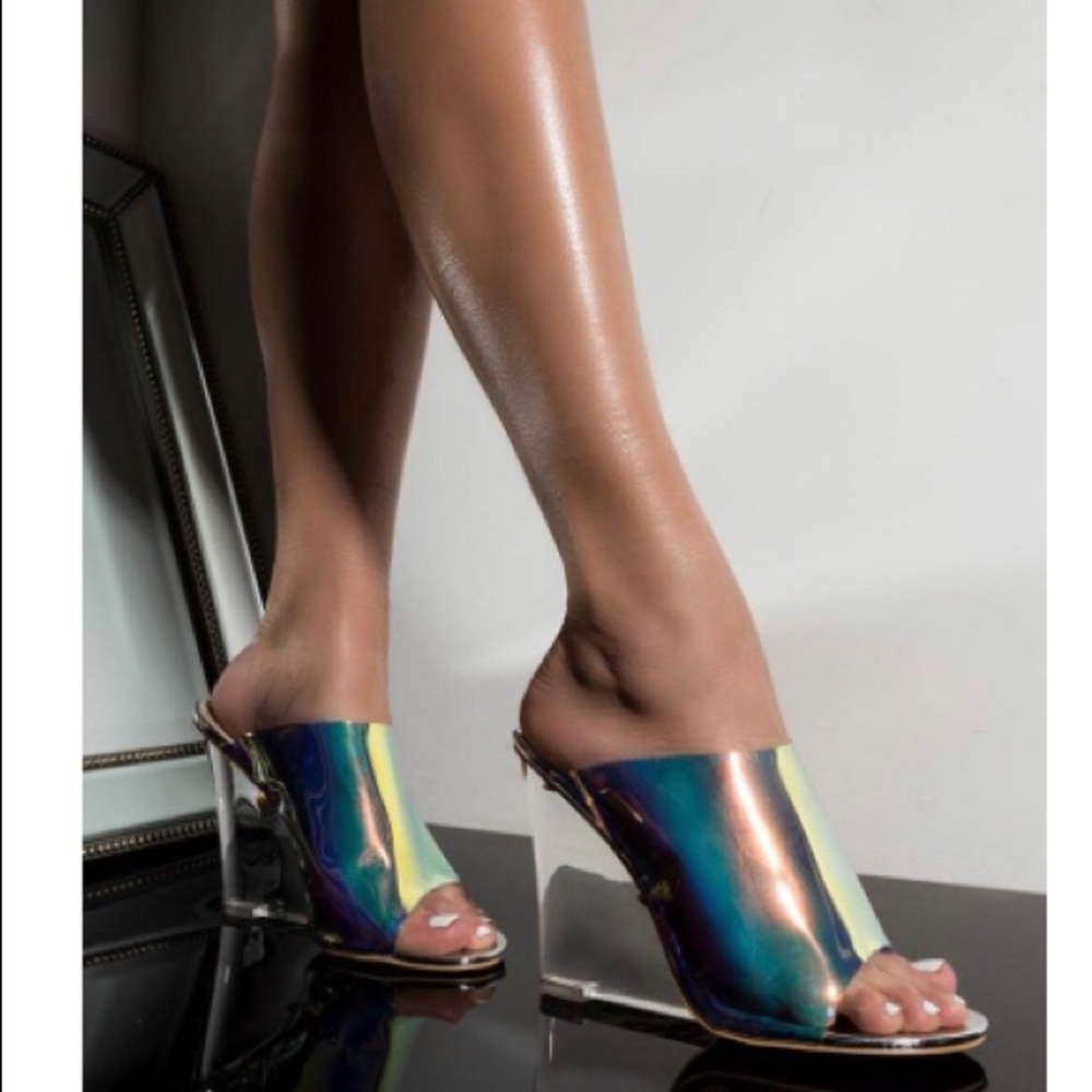💎💎💎 Queen Of Everything Clear Wedge Sandal